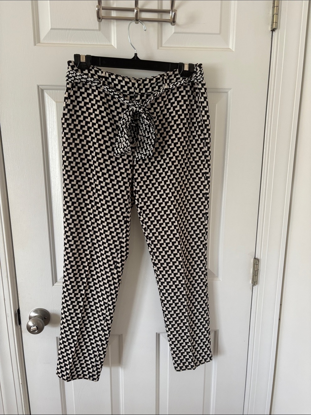 Joie Black and White Geometric Tie-Waist Cropped Pants